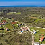 Cirka In Istria For 14 Persons With A 36 M2 Heated Pool, Gaming & Activities For Kids And Adults * Svetvincenat