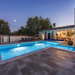 Cirka In Istria For 14 Persons With A 36 M2 Heated Pool, Gaming & Activities For Kids And Adults Villa Svetvincenat