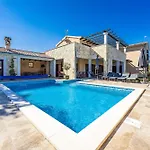 Cirka In Istria For 14 Persons With A 36 M2 Heated Pool, Gaming & Activities For Kids And Adults *