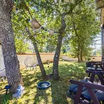 Villa Cirka In Istria For 14 Persons With A 36 M2 Heated Pool, Gaming & Activities For Kids And Adults Svetvincenat