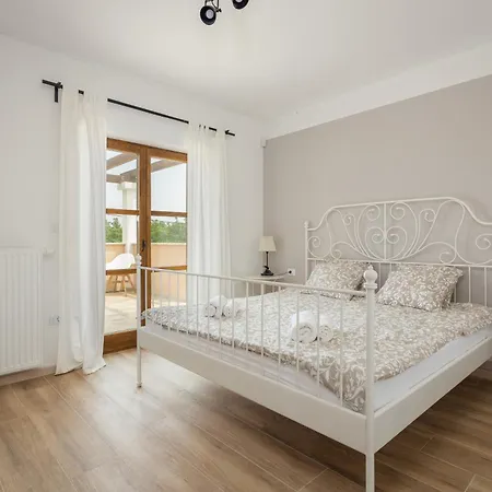Cirka In Istria For 14 Persons With A 36 M2 Heated Pool, Gaming & Activities For Kids And Adults