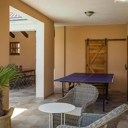 Cirka In Istria For 14 Persons With A 36 M2 Heated Pool, Gaming & Activities For Kids And Adults Вилла Светвинченат