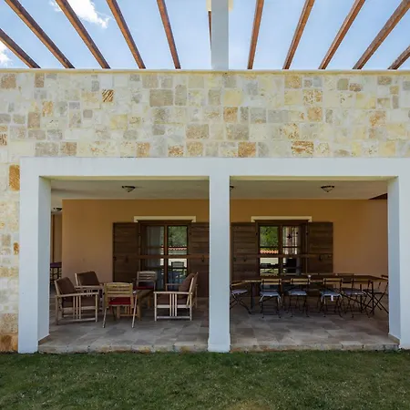 Cirka In Istria For 14 Persons With A 36 M2 Heated Pool, Gaming & Activities For Kids And Adults