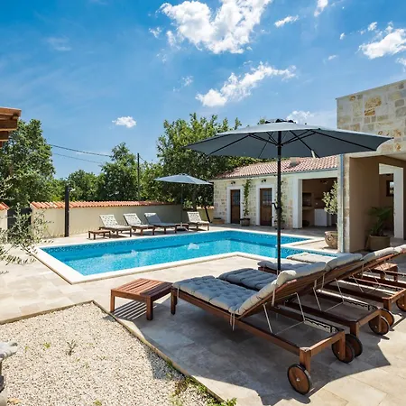 Cirka In Istria For 14 Persons With A 36 M2 Heated Pool, Gaming & Activities For Kids And Adults *