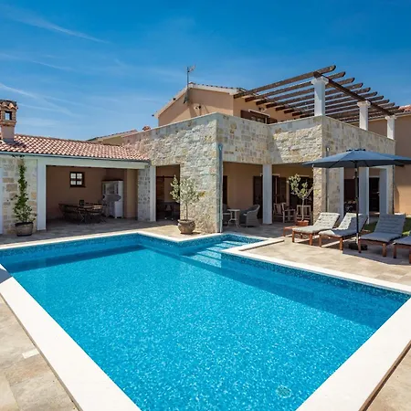 Cirka In Istria For 14 Persons With A 36 M2 Heated Pool, Gaming & Activities For Kids And Adults Вилла *