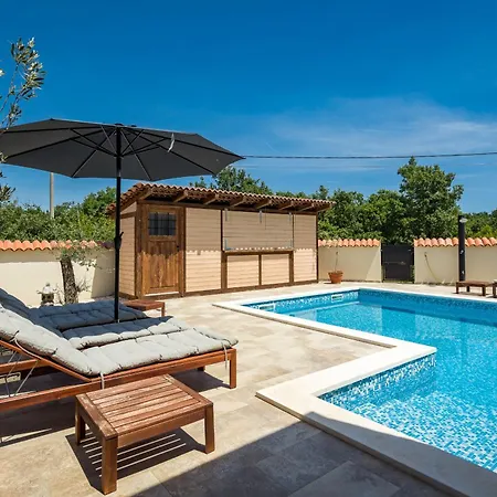 Cirka In Istria For 14 Persons With A 36 M2 Heated Pool, Gaming & Activities For Kids And Adults Вилла