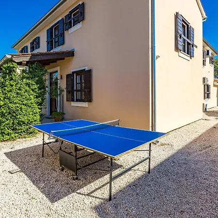 Cirka In Istria For 14 Persons With A 36 M2 Heated Pool, Gaming & Activities For Kids And Adults