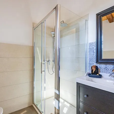 Cirka In Istria For 14 Persons With A 36 M2 Heated Pool, Gaming & Activities For Kids And Adults Svetvinčenat