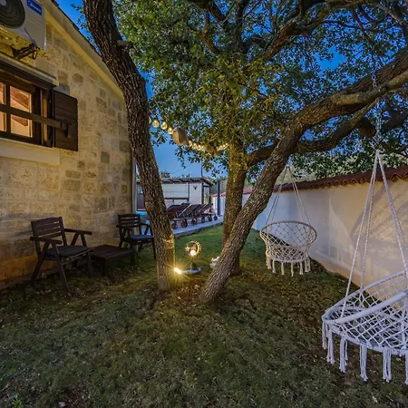 Cirka In Istria For 14 Persons With A 36 M2 Heated Pool, Gaming & Activities For Kids And Adults Villa